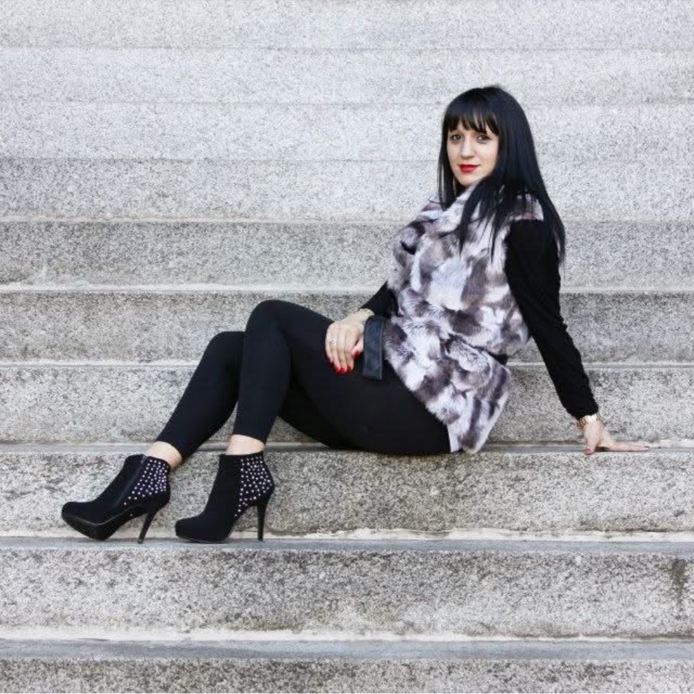 Stylish Faux Fur Vest